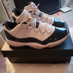 Jordan Emerald 11’s